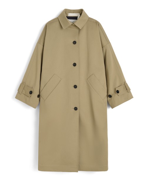 Pack shot af Aiayu Jo Coat Twill Classic Khaki på neutral baggrund