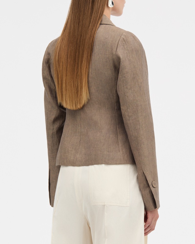 MKDT Studio Jenny Blazer Wood på model set bagfra