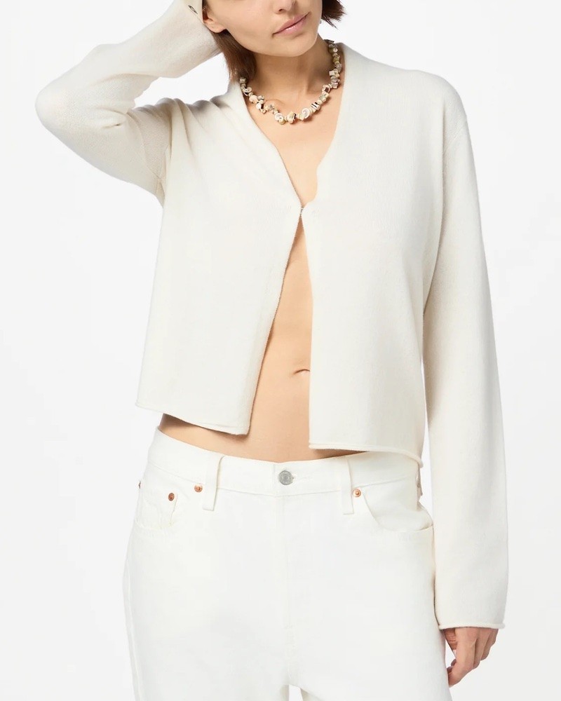 Guest In Residence Stealth Cashmere Cardigan Cream på model