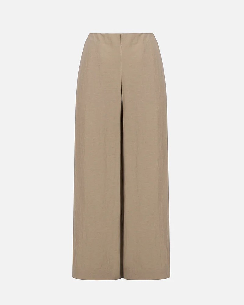 Pack shot af Harris Wharf London Flared Trousers Rayon Dove på neutral baggrund