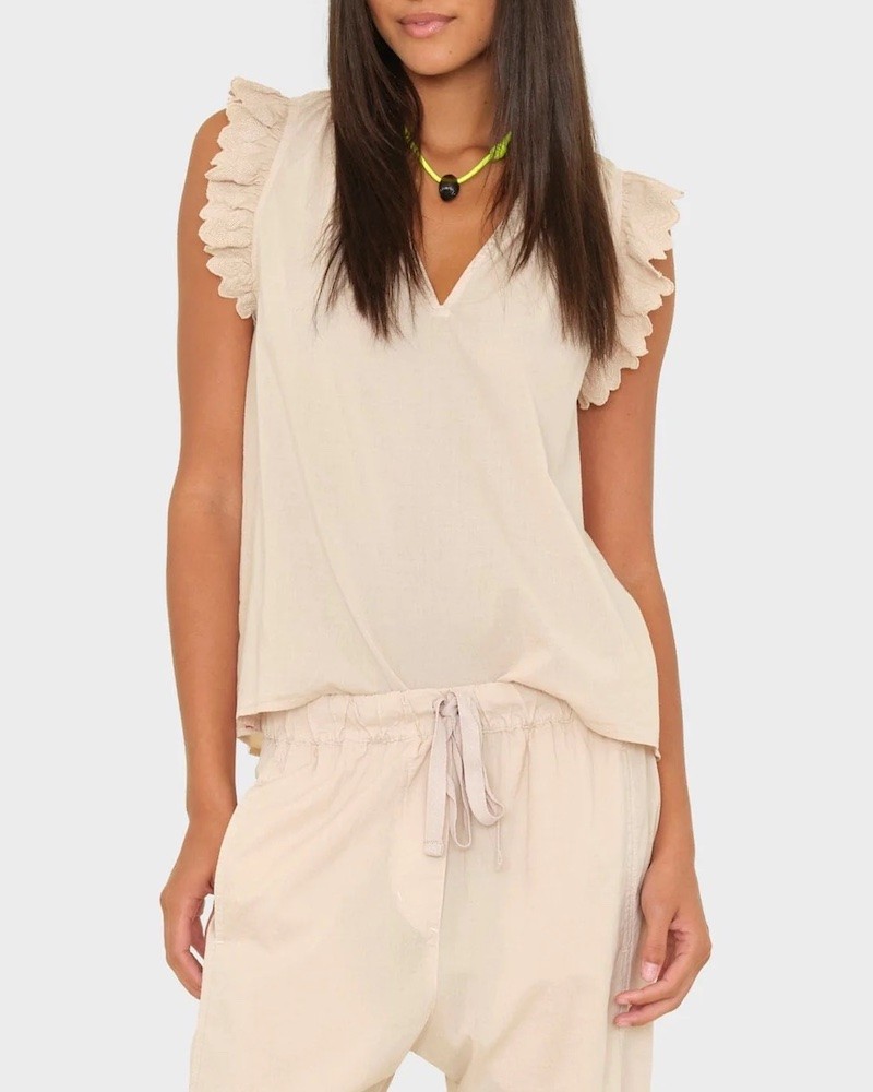 Model billede af Xirena Bexie Top Parchment