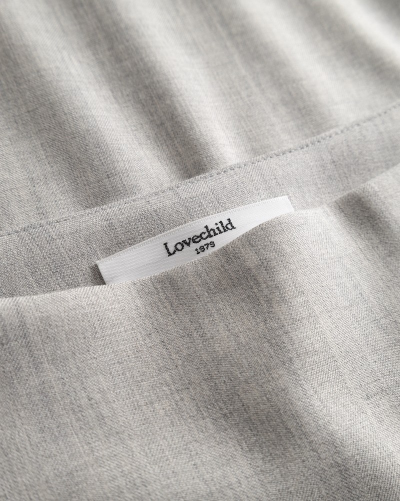 Close up af linning på Lovechild 1979 Hallie Skirt Light Grey Melange