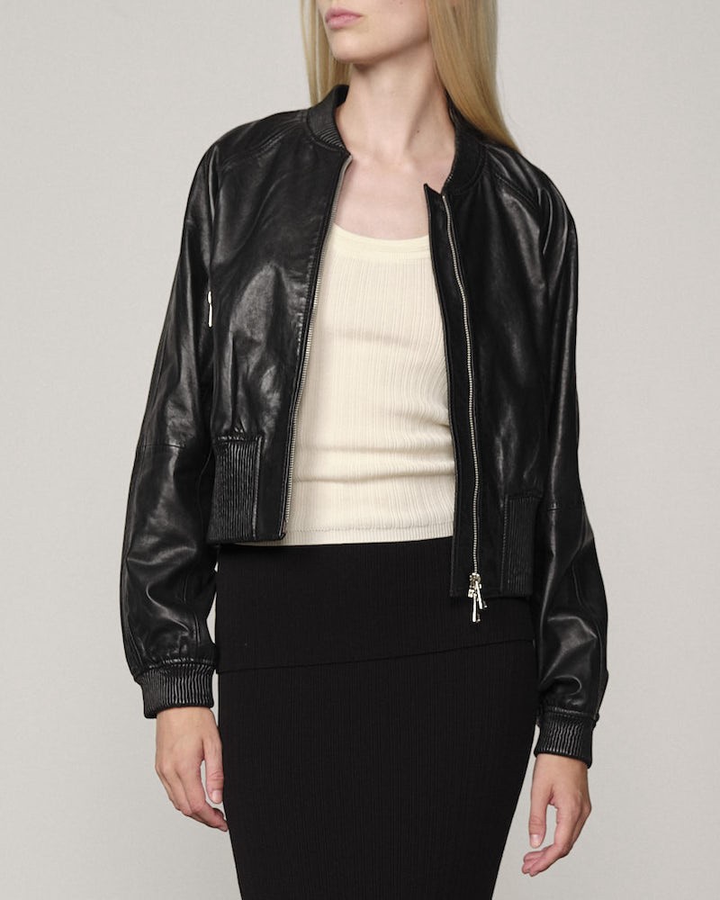 Herskind Dario Leather Jacket Black på model