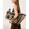 Model billede af Closed Raffia Bag Ecru Black