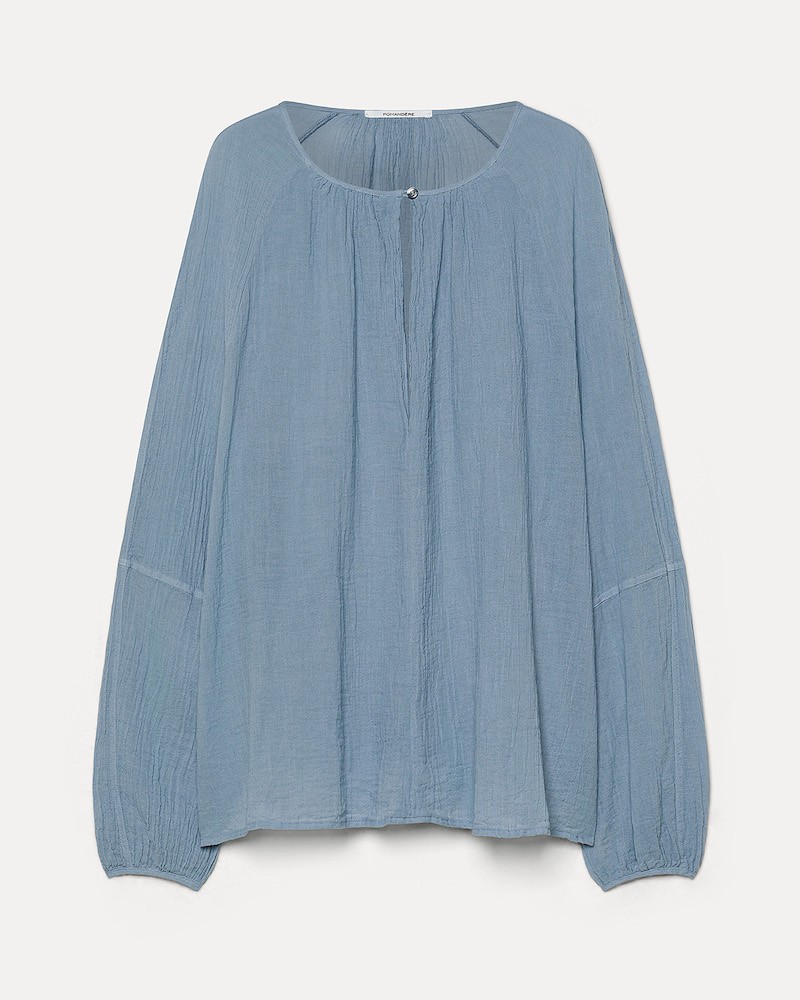 Pack shot af Pomandére Shirt Aviator Blue Dueblå på neutral baggrund