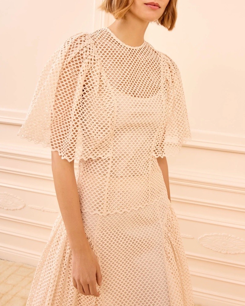 Model billede af Ulla Johnson Hera Eyelet Cotton Top Cowrie