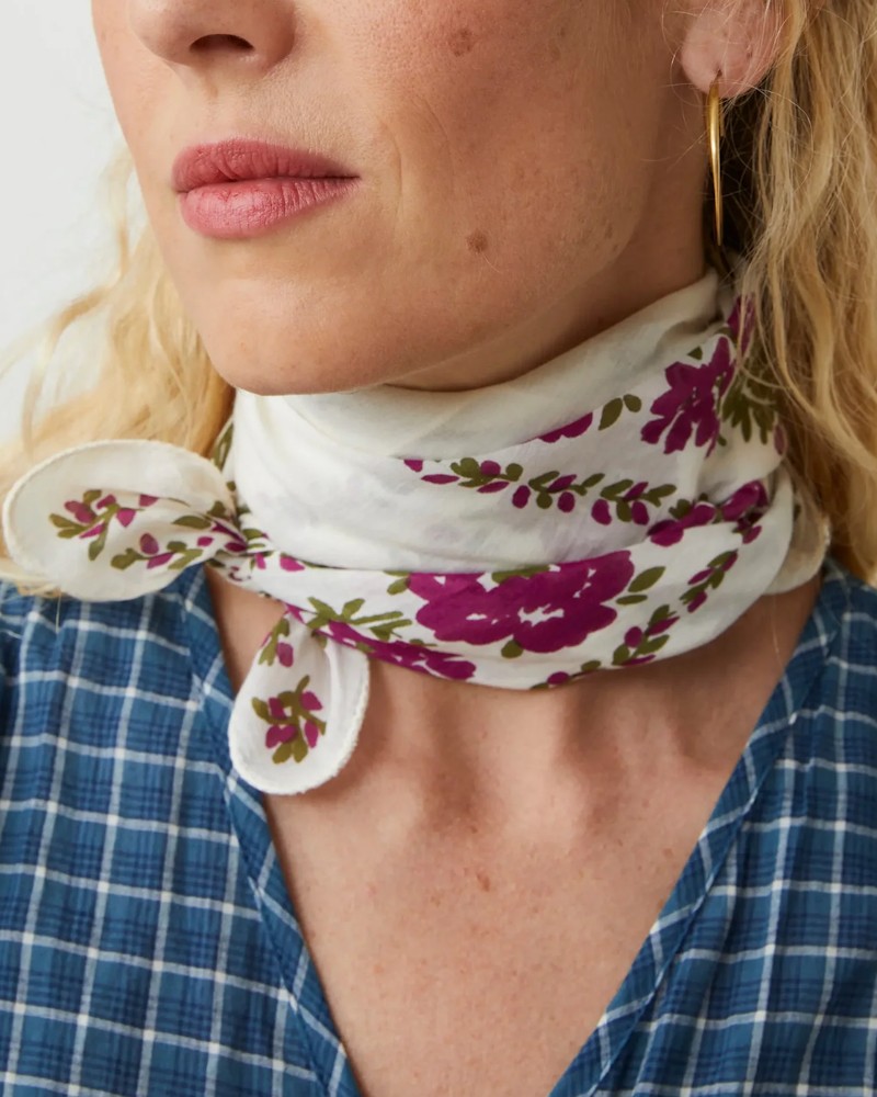 Model billede af Moismont Fichu Scarf 652 Letter