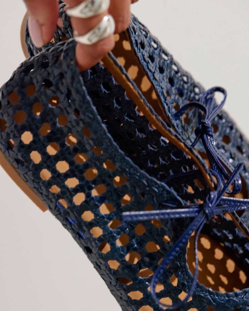 Close up af Angulus 1698 Flet Ballerina Navy