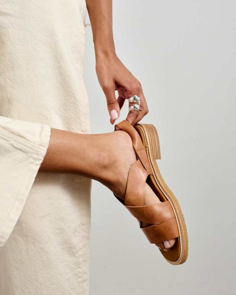 Model billede af Angulus 5877 Sandal Messingspænde Cognac