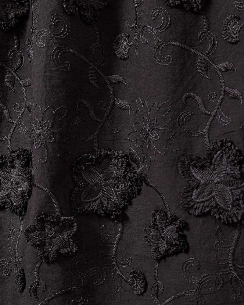 Close up af The Garment Fleur Slip Skirt Black