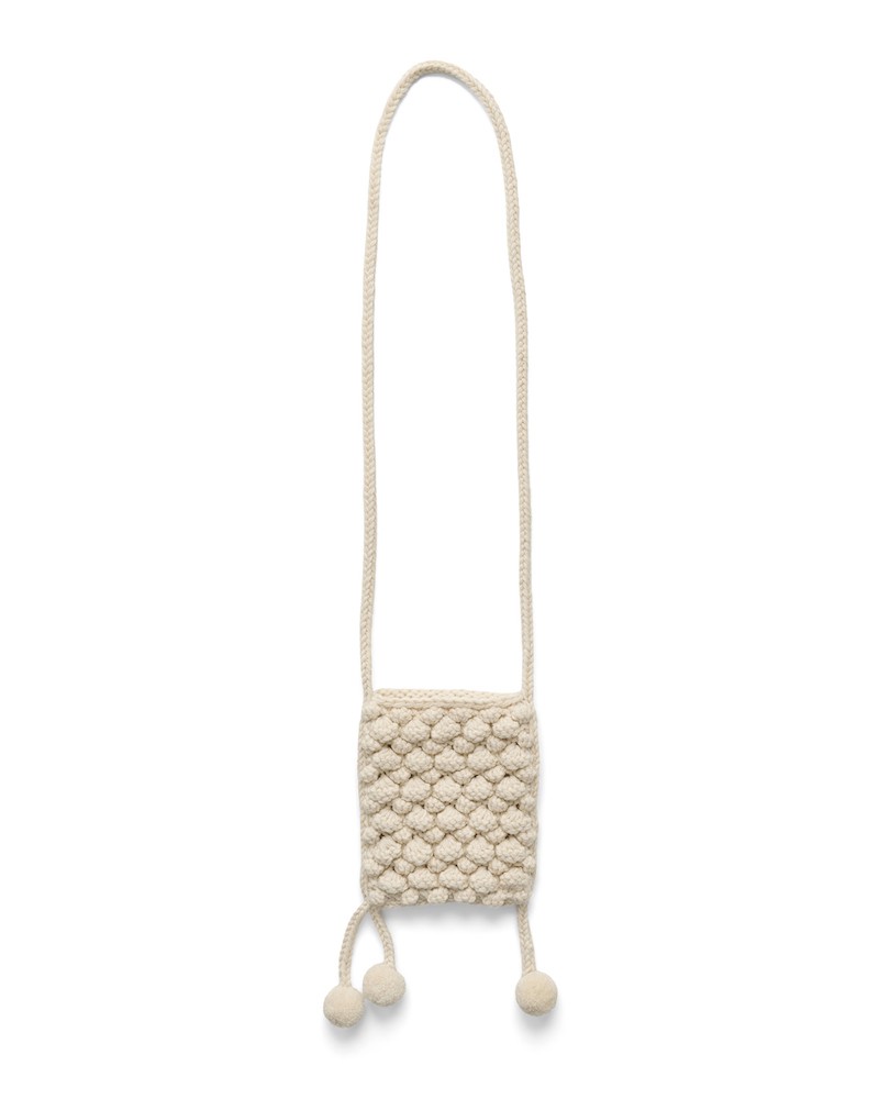 Pack shot af Aiayu Lisha Crossbody Bag Pure Ecru på neutral baggrund