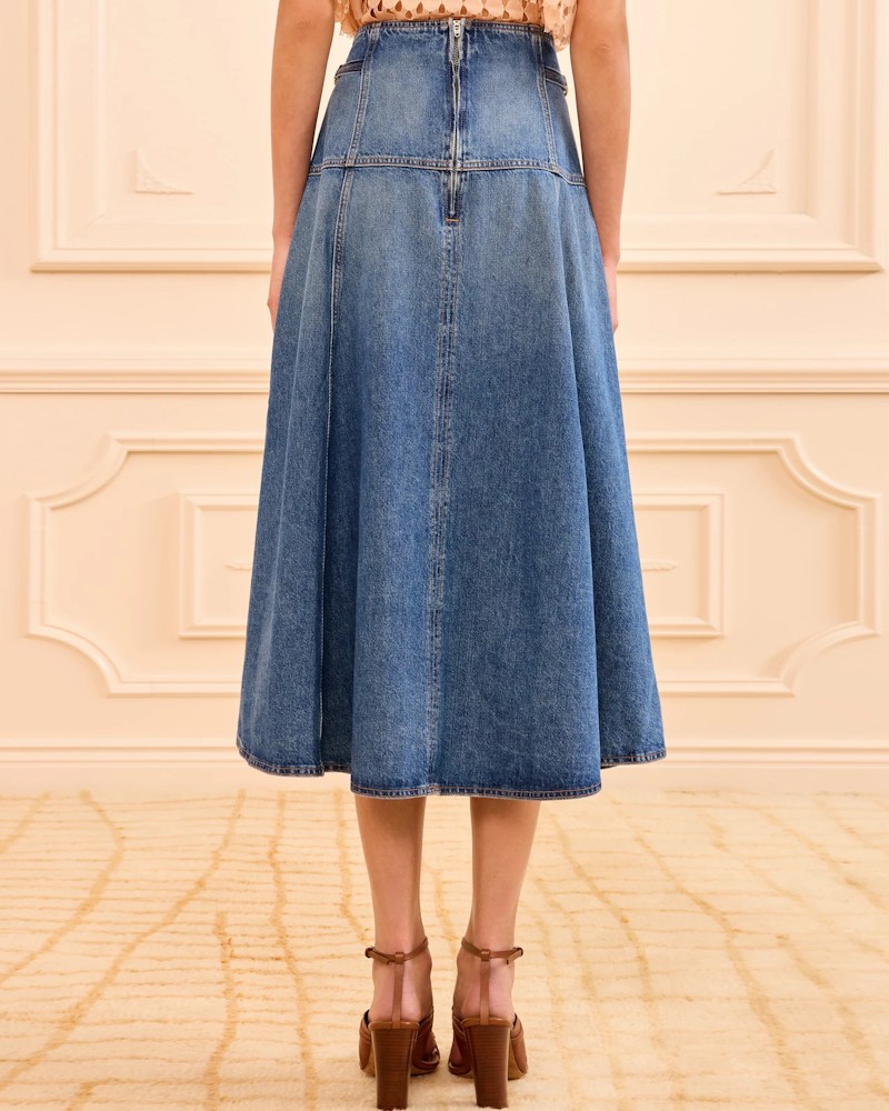 Model billede af Ulla Johnson The Brigette Skirt Danube bagfra