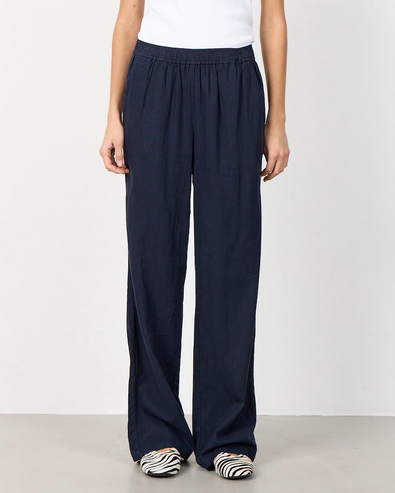 Model billede af Leveté Room Naja 7 Pants Dark Navy
