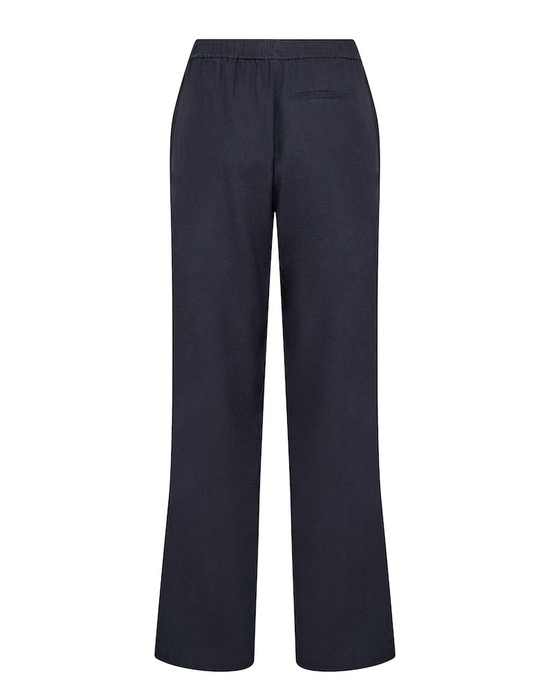 Pack shot af Leveté Room Naja 7 Pants Dark Navy bagfra