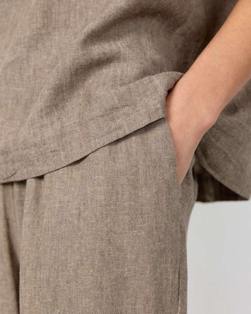 Close up af Leveté Room Naja 7 Pants Brown Melange