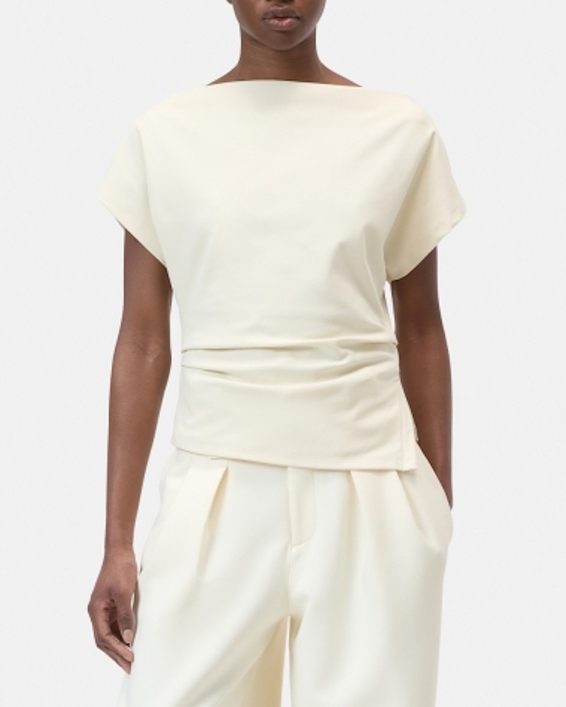 Model billede af Closed Off Shoulder Top Ecru