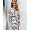 Gerard Darel Roudaina Dress Ecru mønstret kjole på model