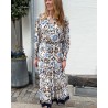 Gerard Darel Roudaina Dress Ecru kjole på model