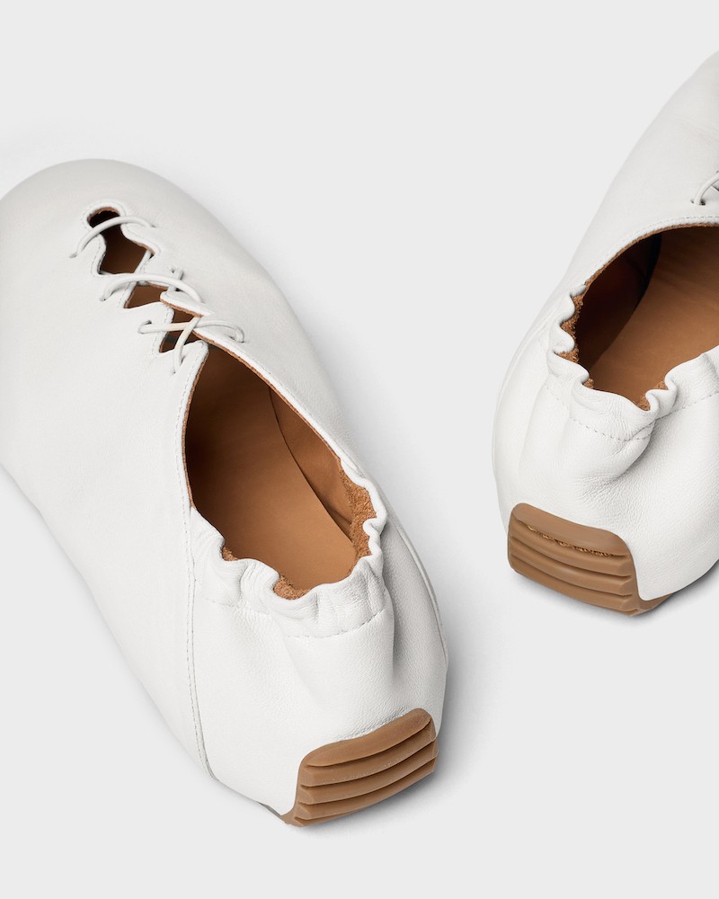 Close up af Odissi Milly Low Top Sneakers Nappa Siena Pearl