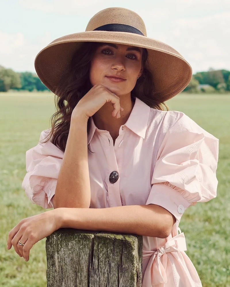 Model billede af Bronté Deborah Hat Camel