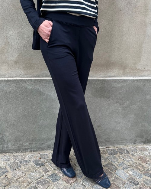 Majestic Filatures Pants Marine