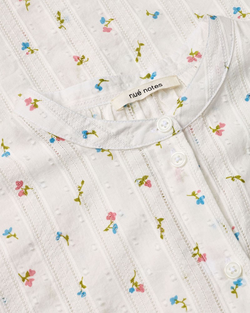 Close up af Nué Notes Florian Shirt Blooming Tapestry