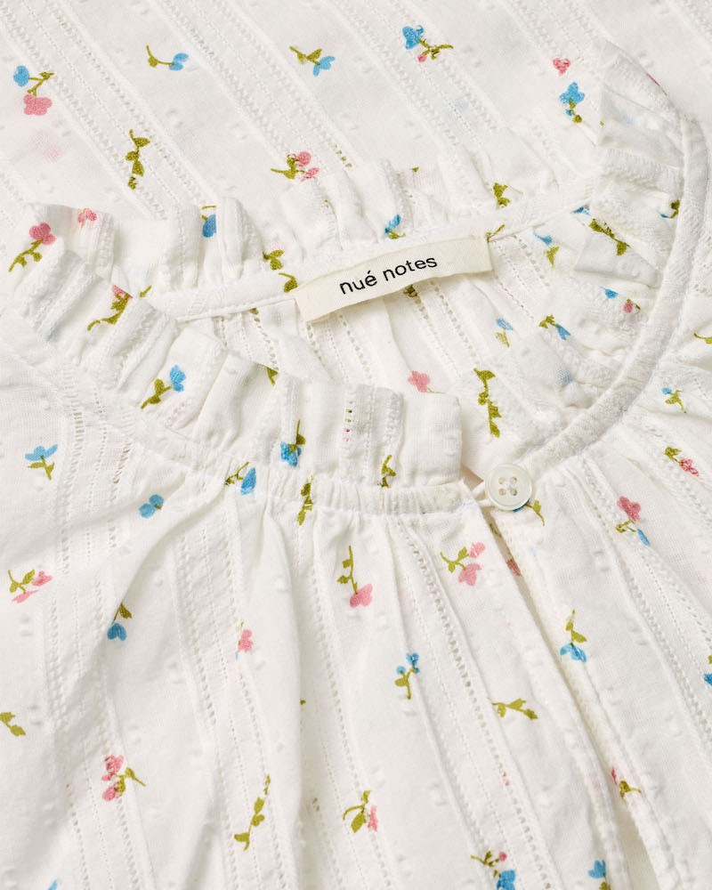 Close up af Nué Notes Lucena Blouse Blooming Tapestry
