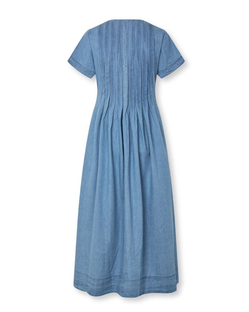 Pack shot af Nué Notes Belize Kjole Denim Blue bagfra